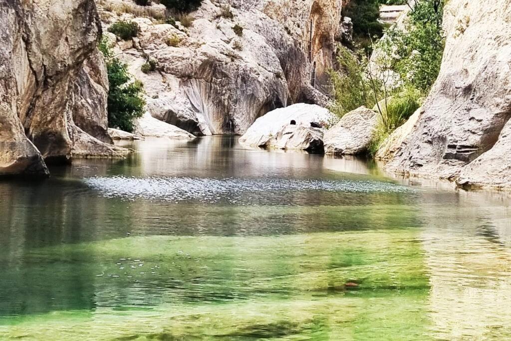 Gite De La Confluence Padern Bagian luar foto